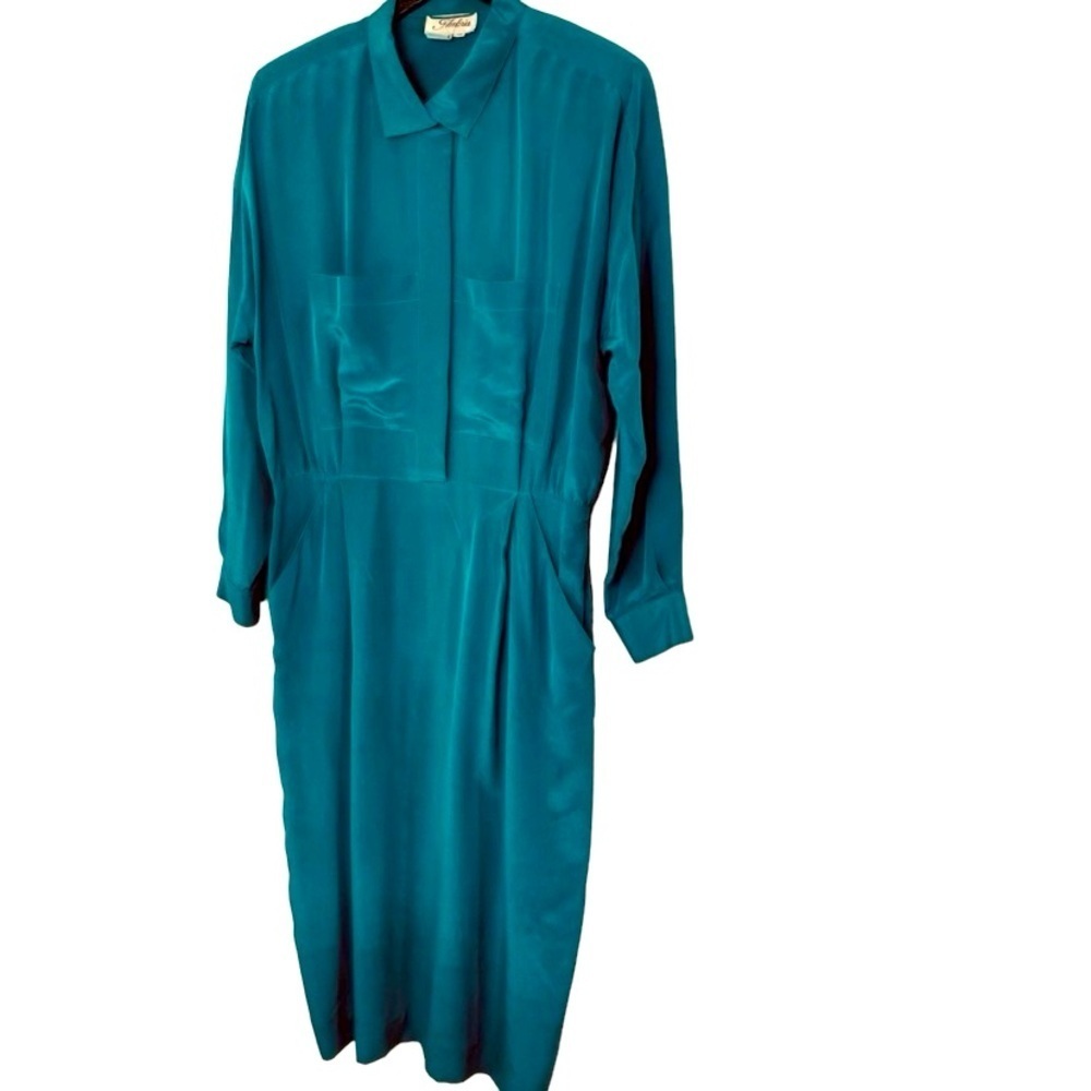 100% Silk. Ambria Green Long Sleeves Dress. Sz 14.